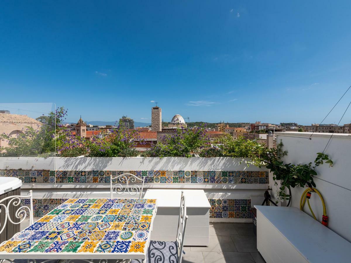 "Bea'S Terrace" - Private Jacuzzi And Panoramic Rooftop In The City Centre Cagliari Exterior foto